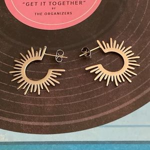 Retro Inspired Starburst earrings - silver